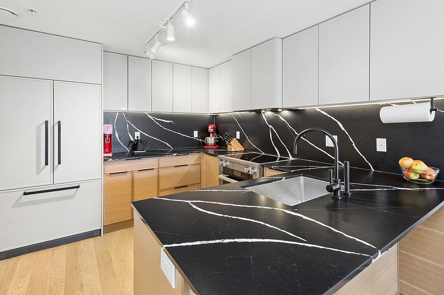 2 632 E 3rd Street North Vancouver, BC - 12