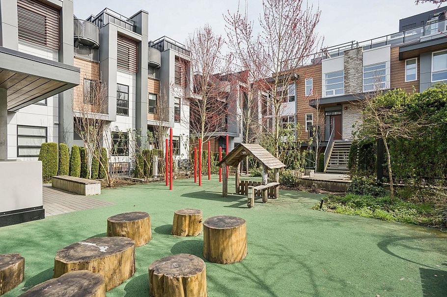 222 2060 Curling Road North Vancouver, BC - 27