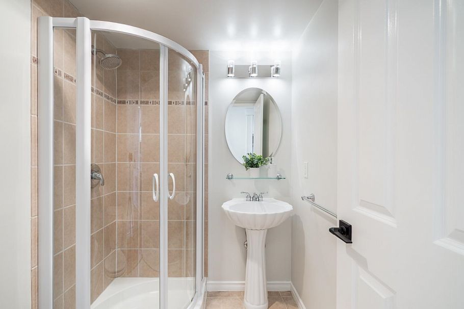 34 900 17th Street North Vancouver, BC - 16