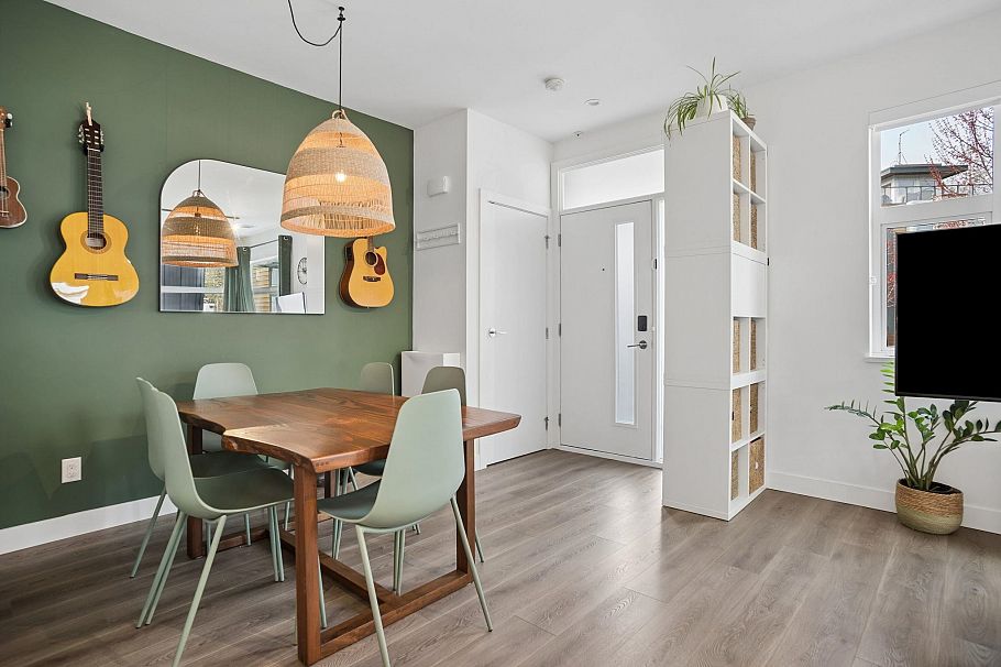 222 2060 Curling Road North Vancouver, BC - 10