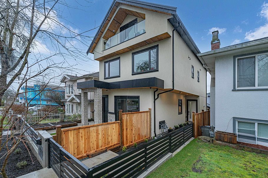 2 1020 Nootka Street Vancouver, BC - 36