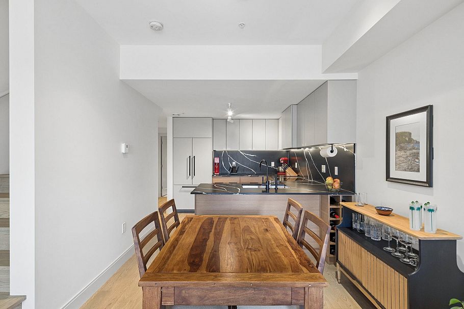 2 632 E 3rd Street North Vancouver, BC - 9