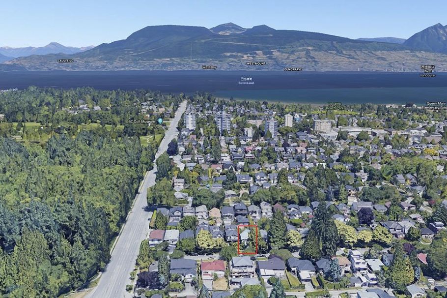 4663 W 15th Avenue Vancouver, BC - 2