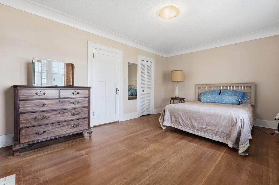 1570 W 36th Avenue Vancouver, BC - 23