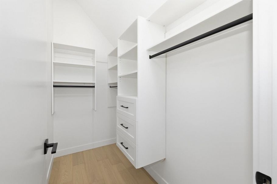 1 810 E 22nd Avenue Vancouver, BC - 26