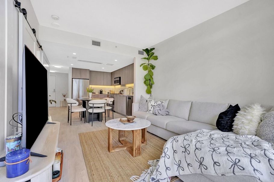 1102 1401 Hunter Street Vancouver, BC - 7