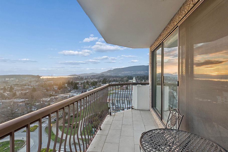 903 701 W Victoria Park North Vancouver, BC - 2