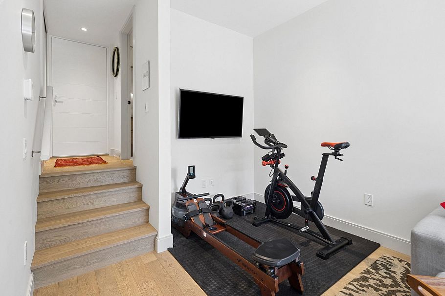 2 632 E 3rd Street North Vancouver, BC - 36