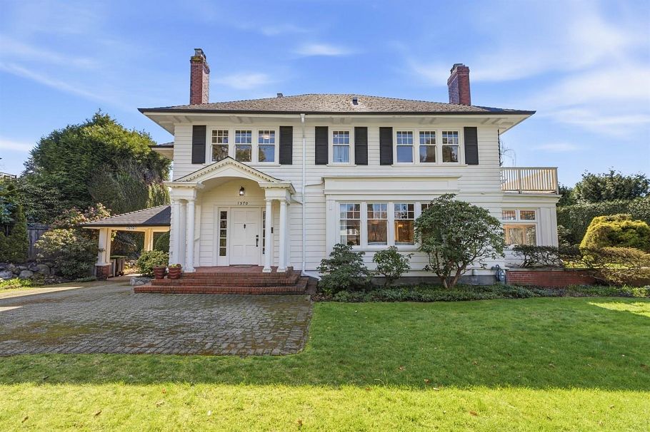 1570 W 36th Avenue Vancouver, BC - 1