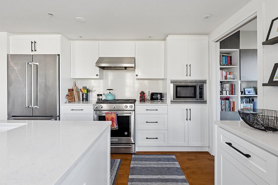 PH8 683 W Victoria Park North Vancouver, BC - 11