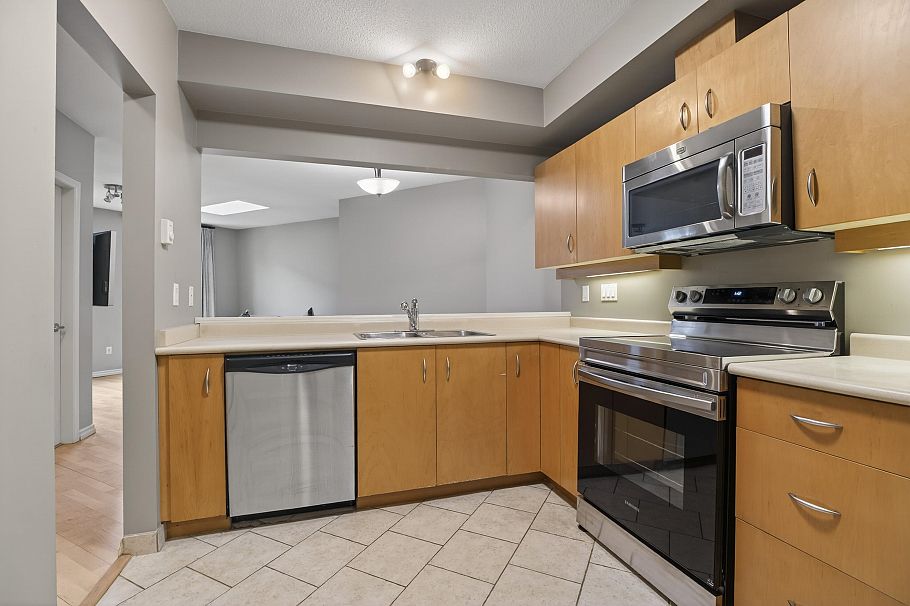 103 108 W Esplanade North Vancouver, BC - 5