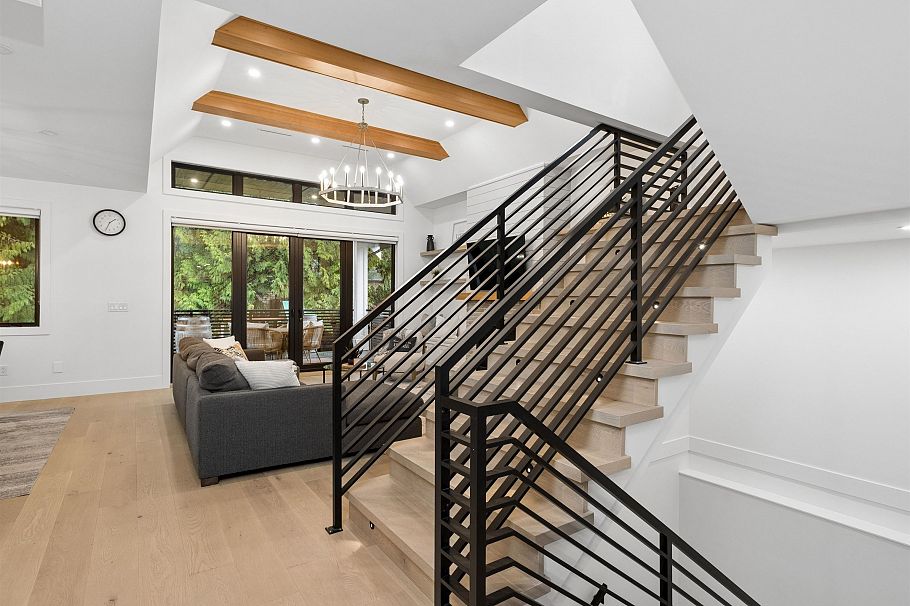 1260 Plateau Drive North Vancouver, BC - 19