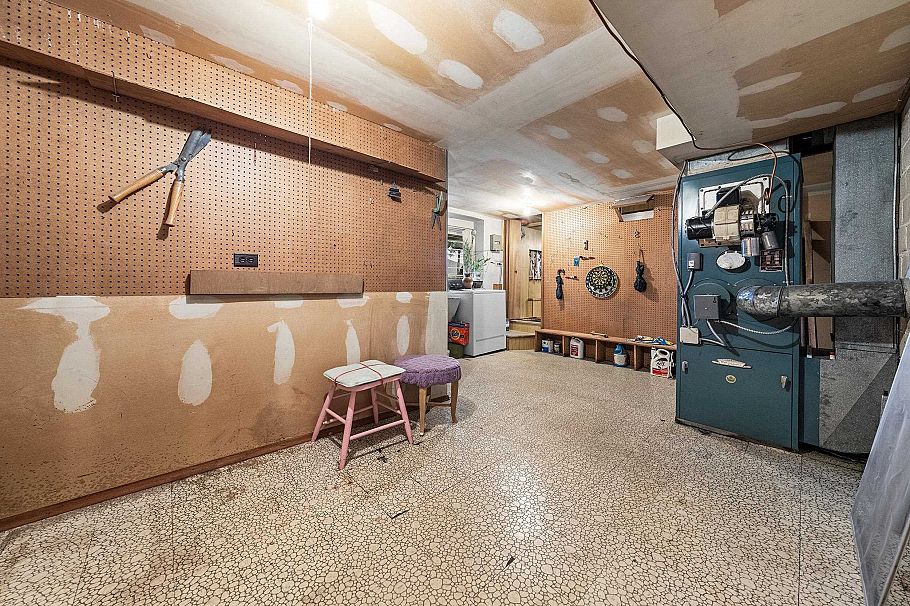 3281 E 2nd Avenue Vancouver, BC - 24