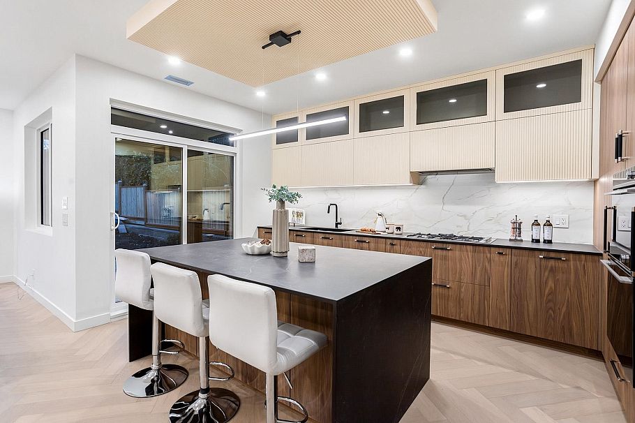 1921 Tatlow Avenue North Vancouver, BC - 11