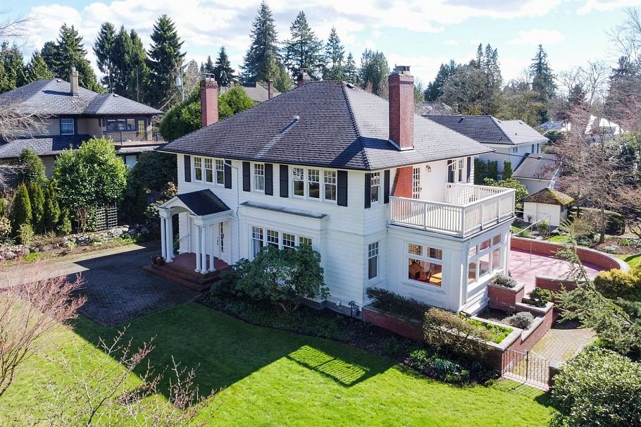 1570 W 36th Avenue Vancouver, BC - 3