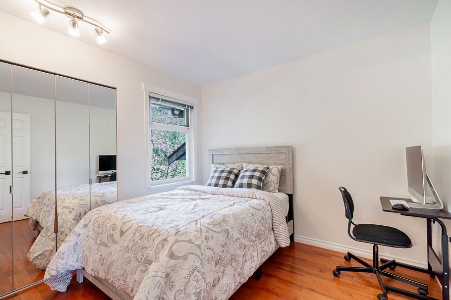 34 900 17th Street North Vancouver, BC - 23