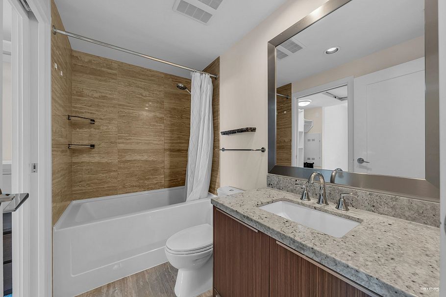 304 8633 Capstan Way Richmond, BC - 18