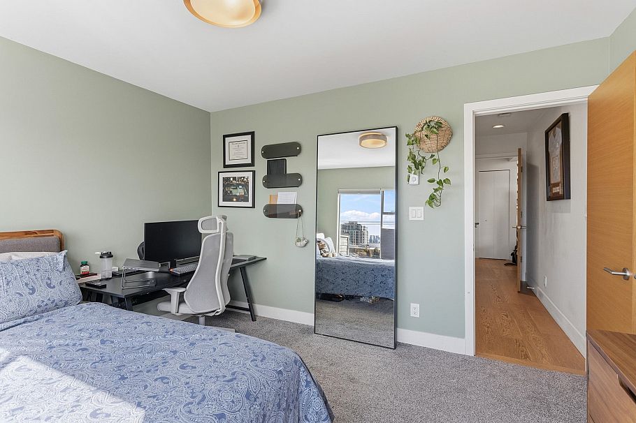 D 225 E 4th Street North Vancouver, BC - 11