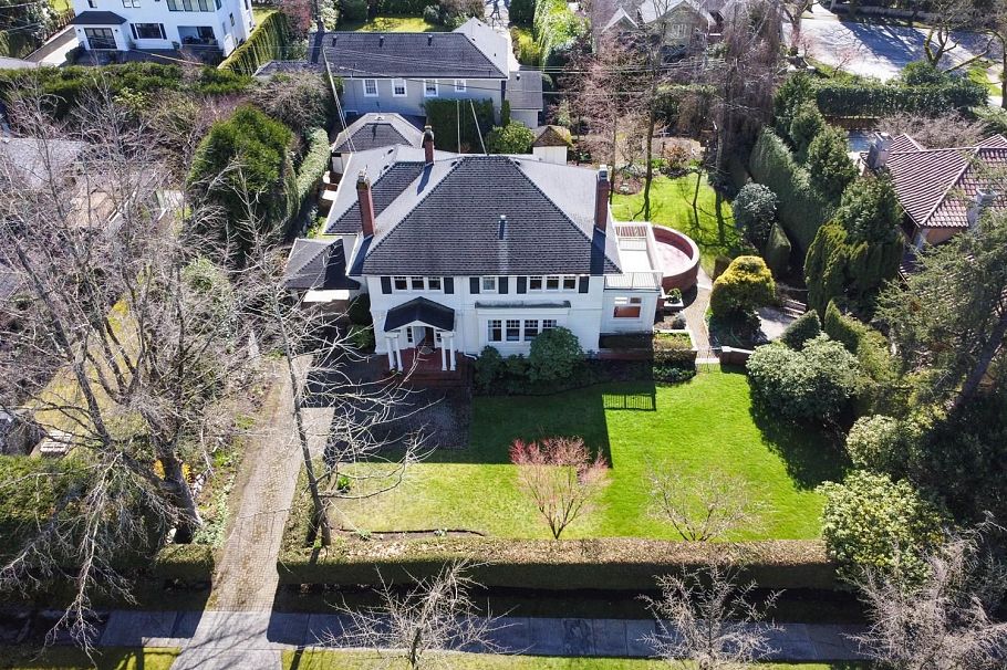 1570 W 36th Avenue Vancouver, BC - 4