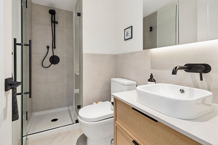 2 632 E 3rd Street North Vancouver, BC - 24