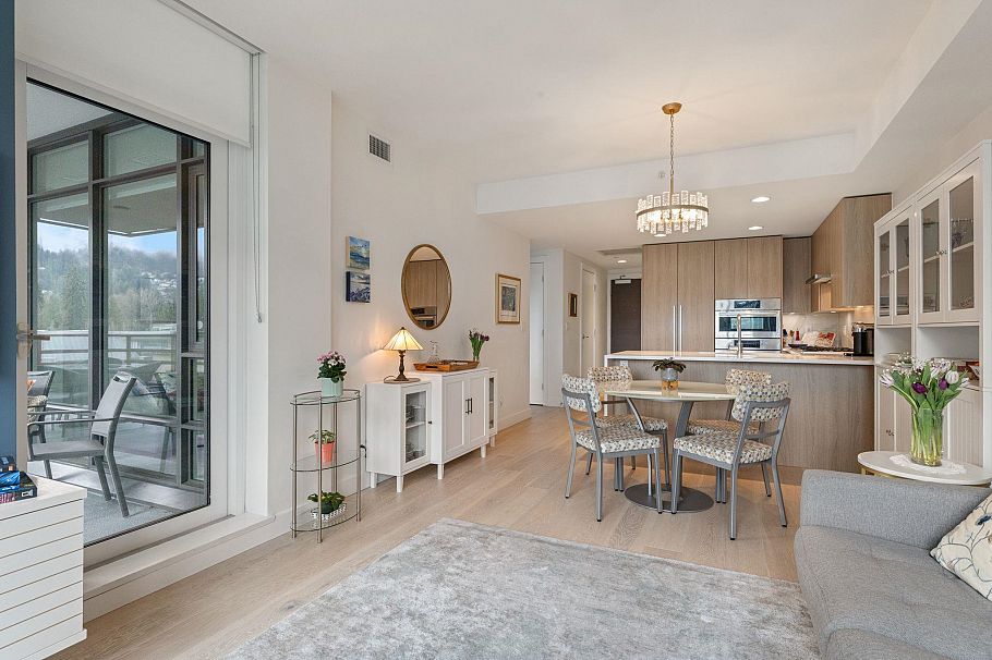 402 2738 Library Lane North Vancouver, BC - 1