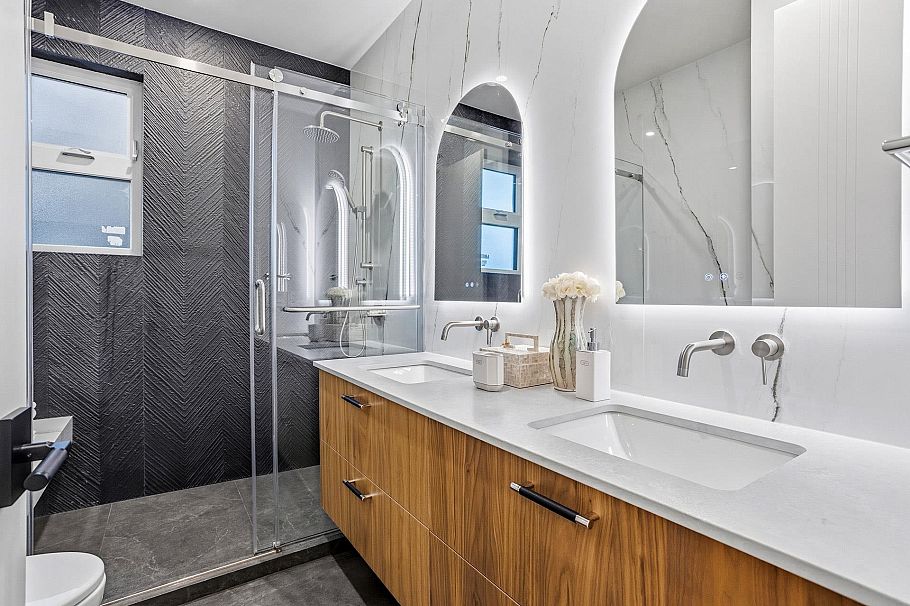 1921 Tatlow Avenue North Vancouver, BC - 23