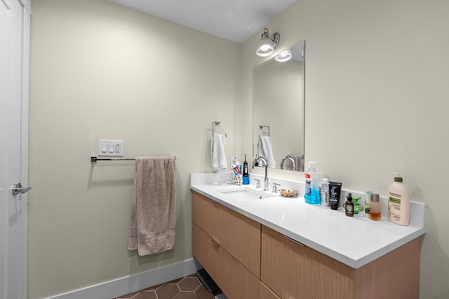 203 1496 Charlotte Road North Vancouver, BC - 27