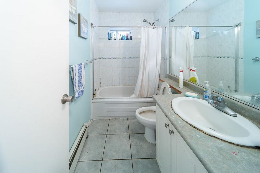 4663 W 15th Avenue Vancouver, BC - 20