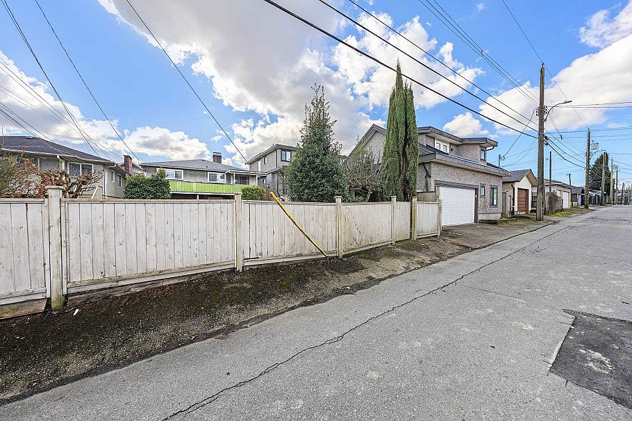 3281 E 2nd Avenue Vancouver, BC - 31