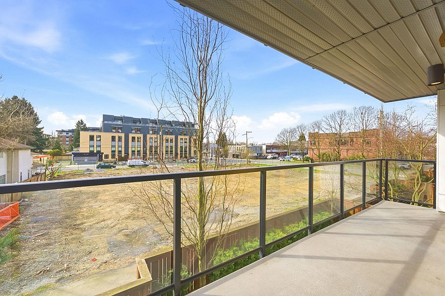 204 1519 Crown Street North Vancouver, BC - 23