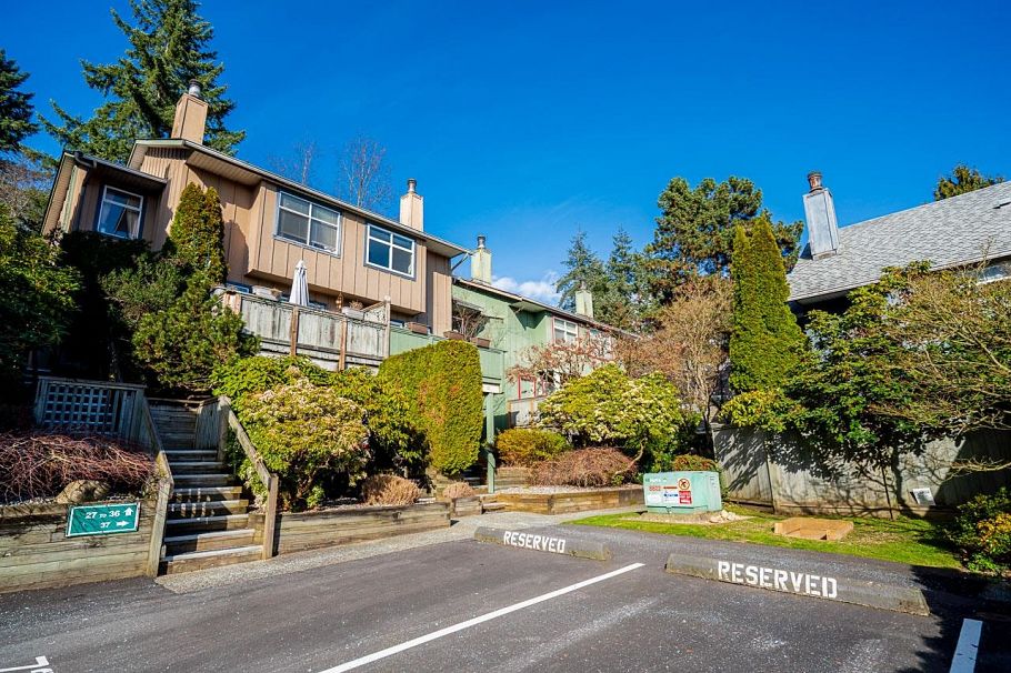 34 900 17th Street North Vancouver, BC - 2