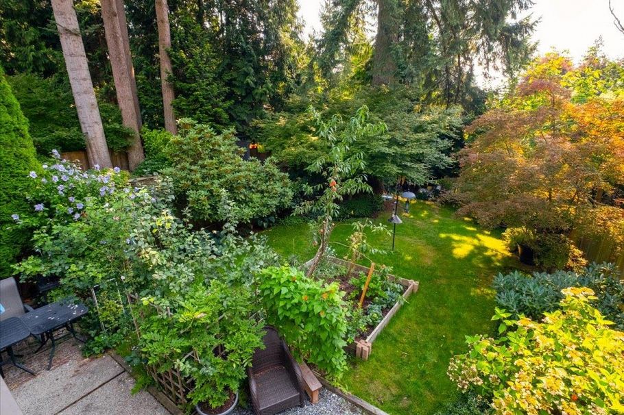 1341 Wellington Drive North Vancouver, BC - 35