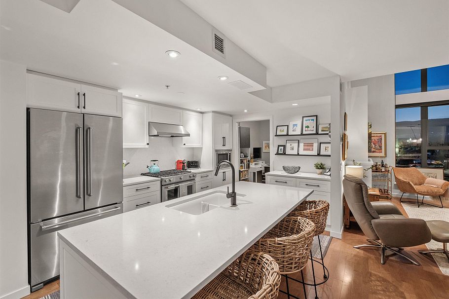 PH8 683 W Victoria Park North Vancouver, BC - 12