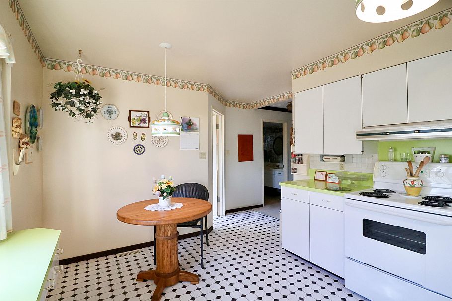 6816 Ontario Street Vancouver, BC - 10