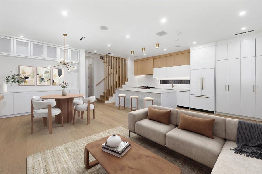 1 810 E 22nd Avenue Vancouver, BC - 6