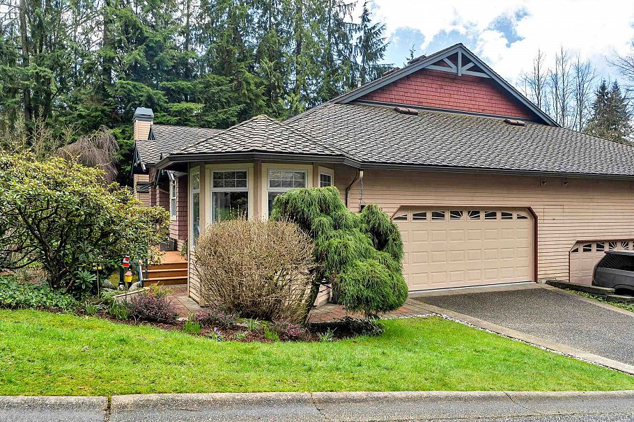 1102 Strathaven Drive North Vancouver, BC - 1