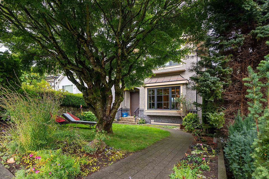 3511 W 15th Avenue Vancouver, BC - 3