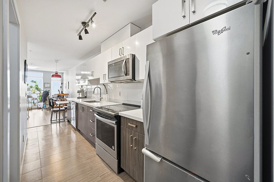 302 3939 Knight Street Vancouver, BC - 10