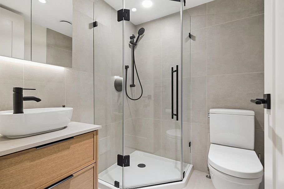 2 632 E 3rd Street North Vancouver, BC - 37