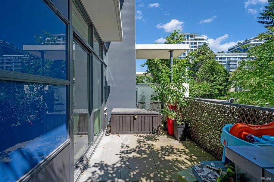 TH16 8677 Capstan Way Richmond, BC - 24