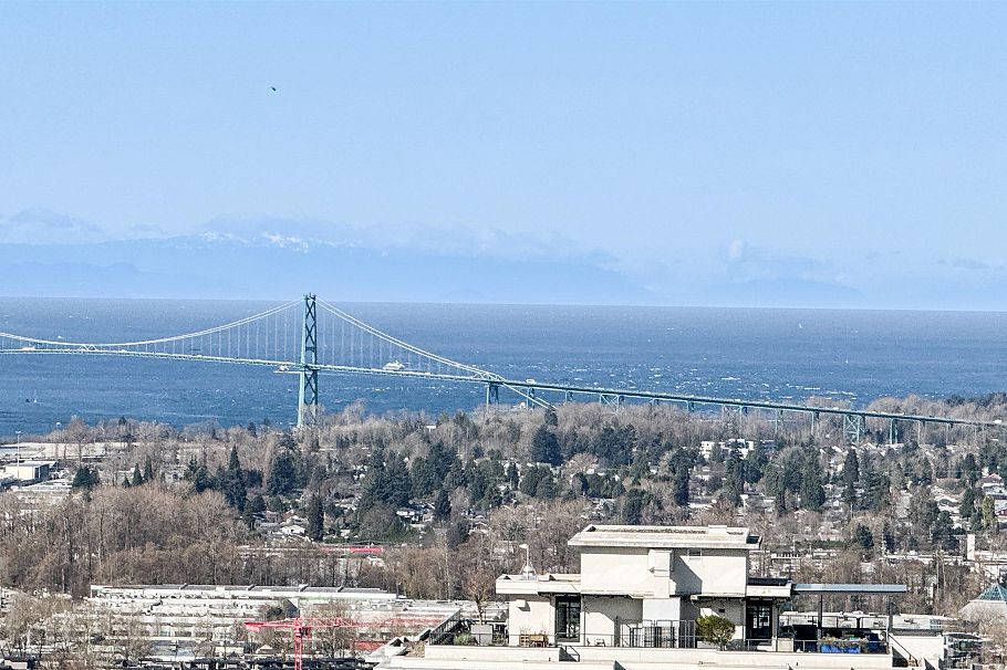 1607 125 E 14th Street North Vancouver, BC - 24