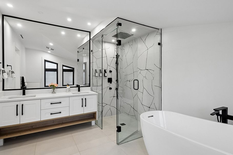 1260 Plateau Drive North Vancouver, BC - 23