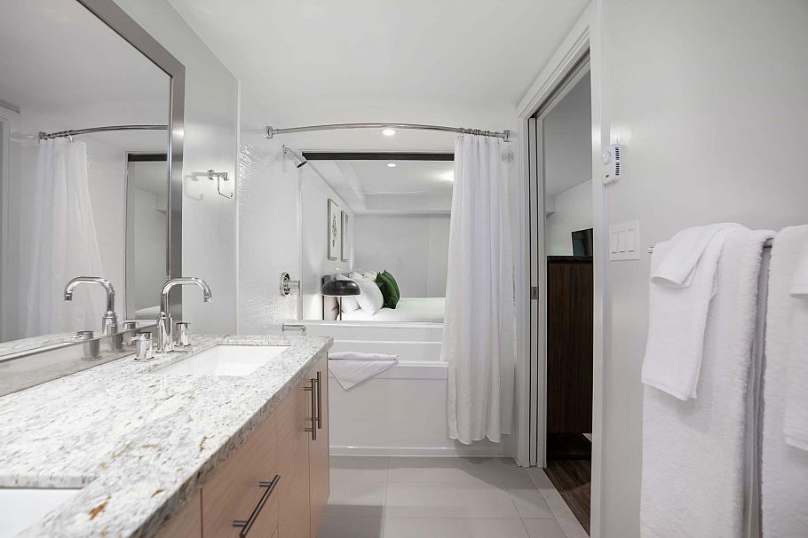 104 2832 Capilano Road North Vancouver, BC - 18