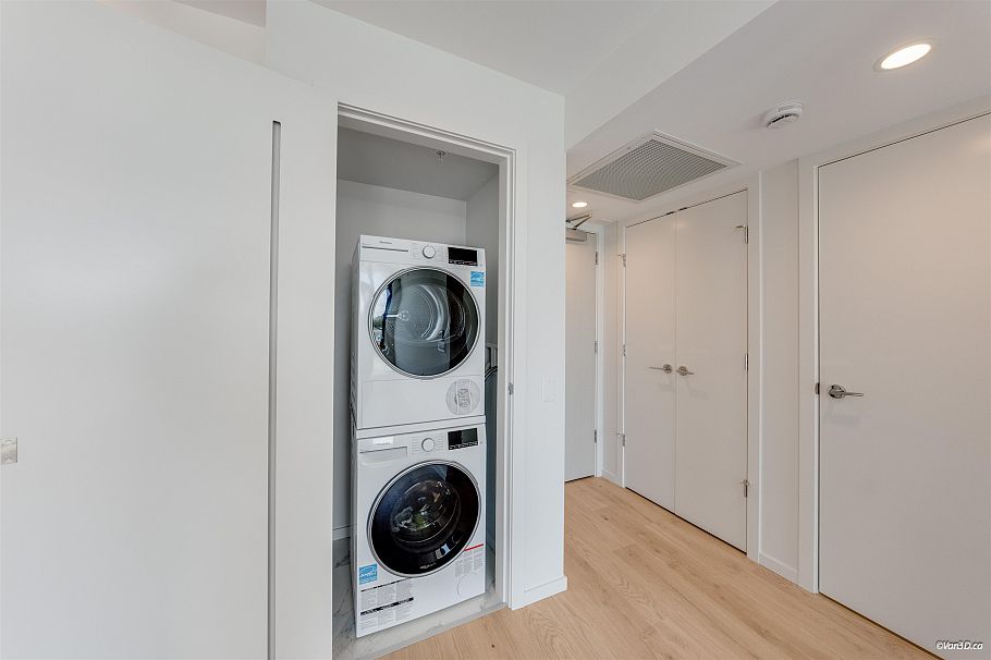 366 5189 Earles Street Vancouver, BC - 13