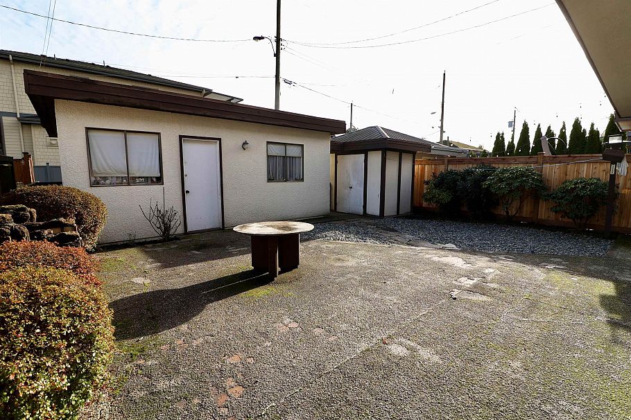 6816 Ontario Street Vancouver, BC - 27