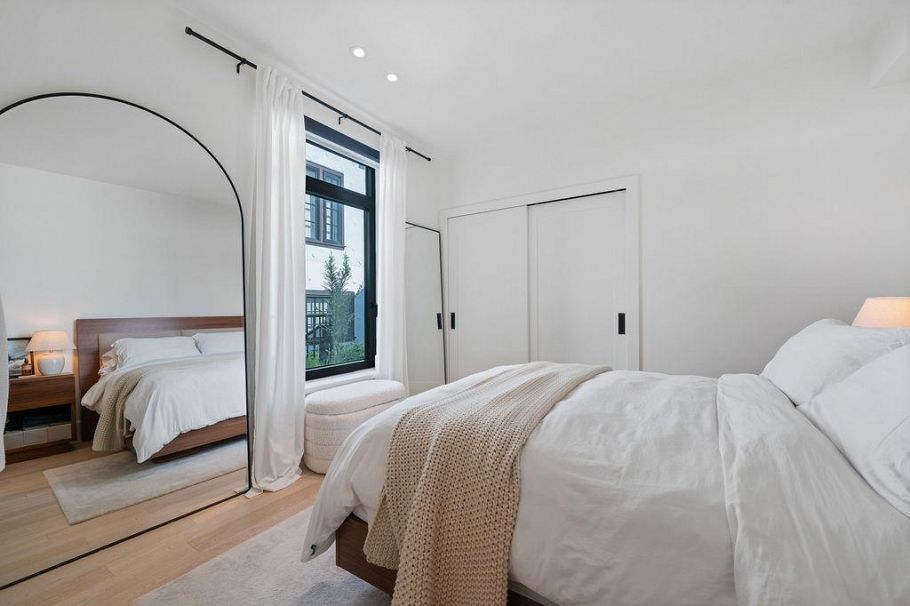 4921 Larch Street Vancouver, BC - 28