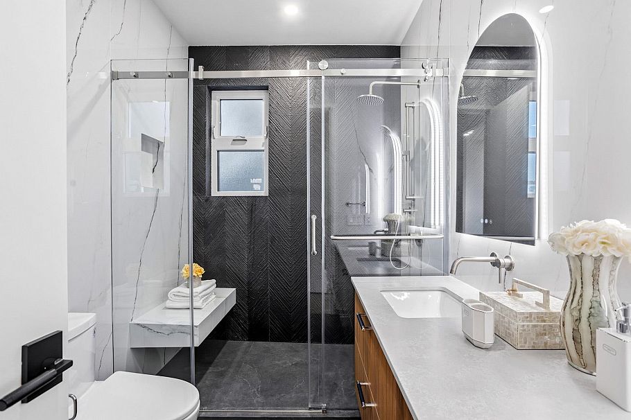 1921 Tatlow Avenue North Vancouver, BC - 24