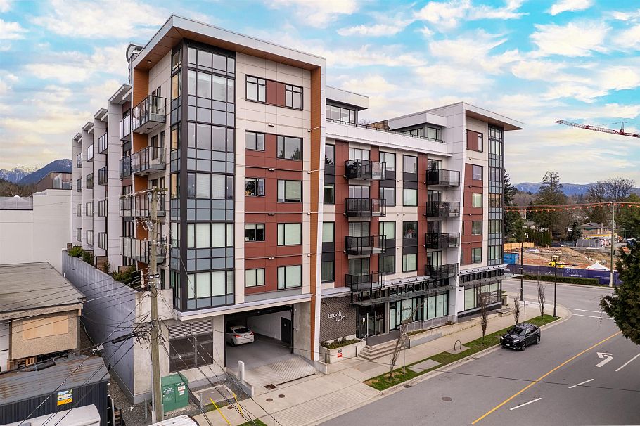 203 1496 Charlotte Road North Vancouver, BC - 1