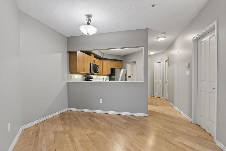 103 108 W Esplanade North Vancouver, BC - 8