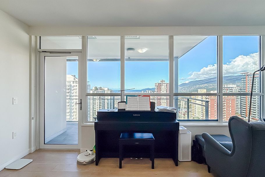 1607 125 E 14th Street North Vancouver, BC - 6